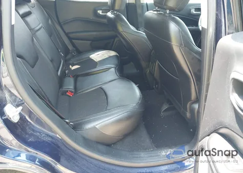 2020 Jeep Compass Latitude 4X4 z USA, uszkodzony, nr VIN 3C4NJDBB1LT116744